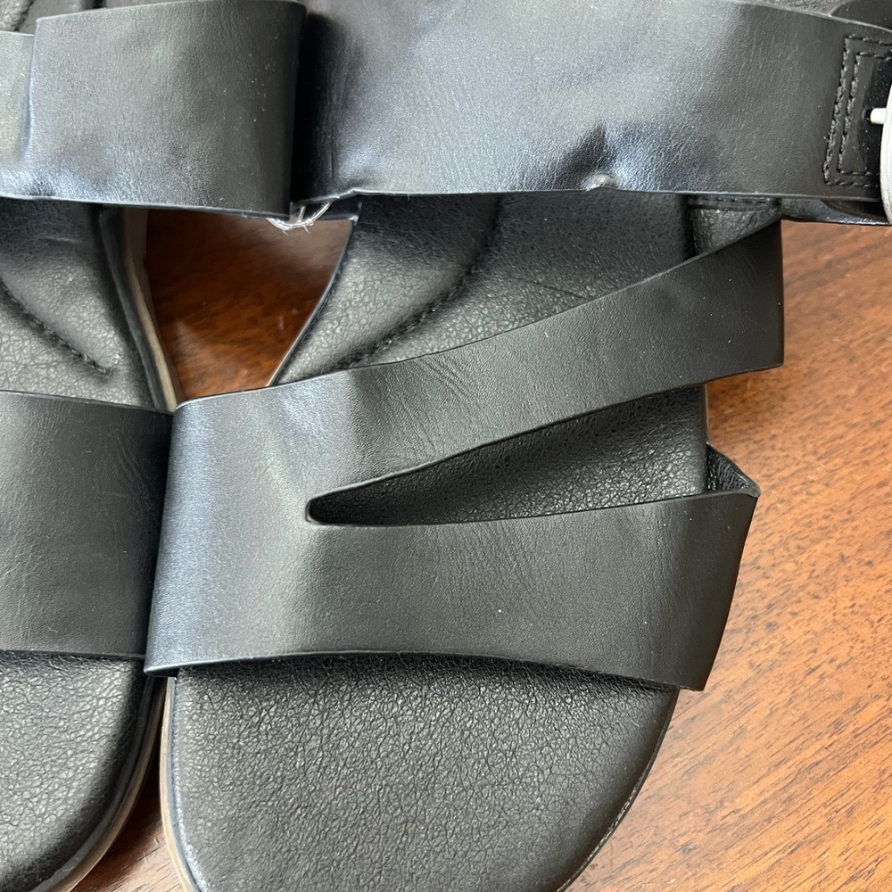 Baretraps Black Buckle Strap Romeo Sandals Size 8 NWOT - Picture 6 of 7